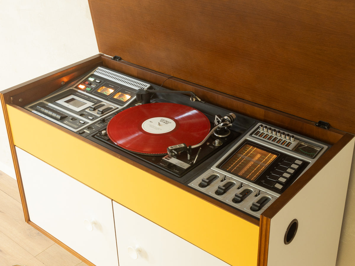 Space Age Rosita music cabinet, Dual turntable