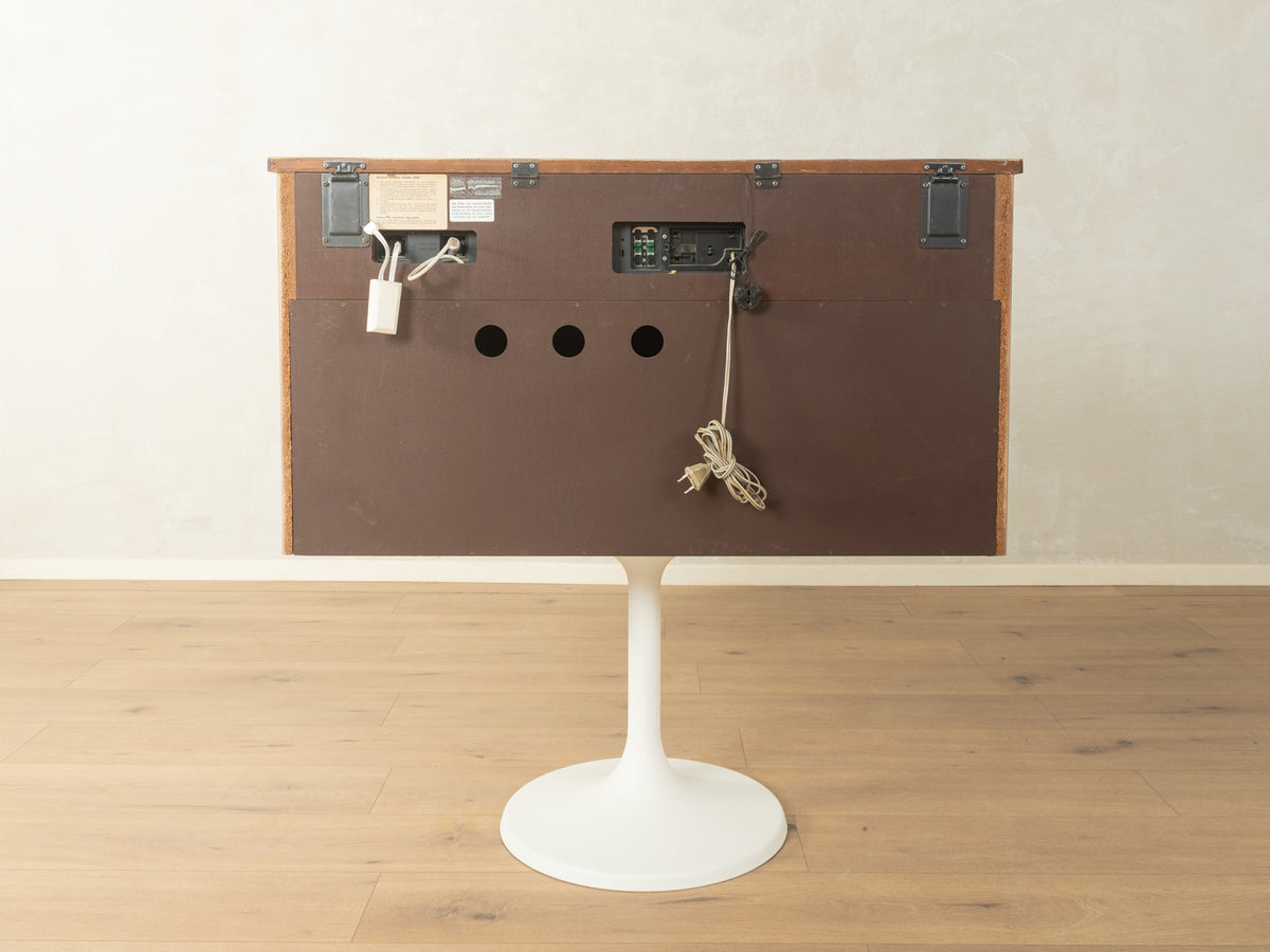 Space Age Rosita music cabinet, Dual turntable