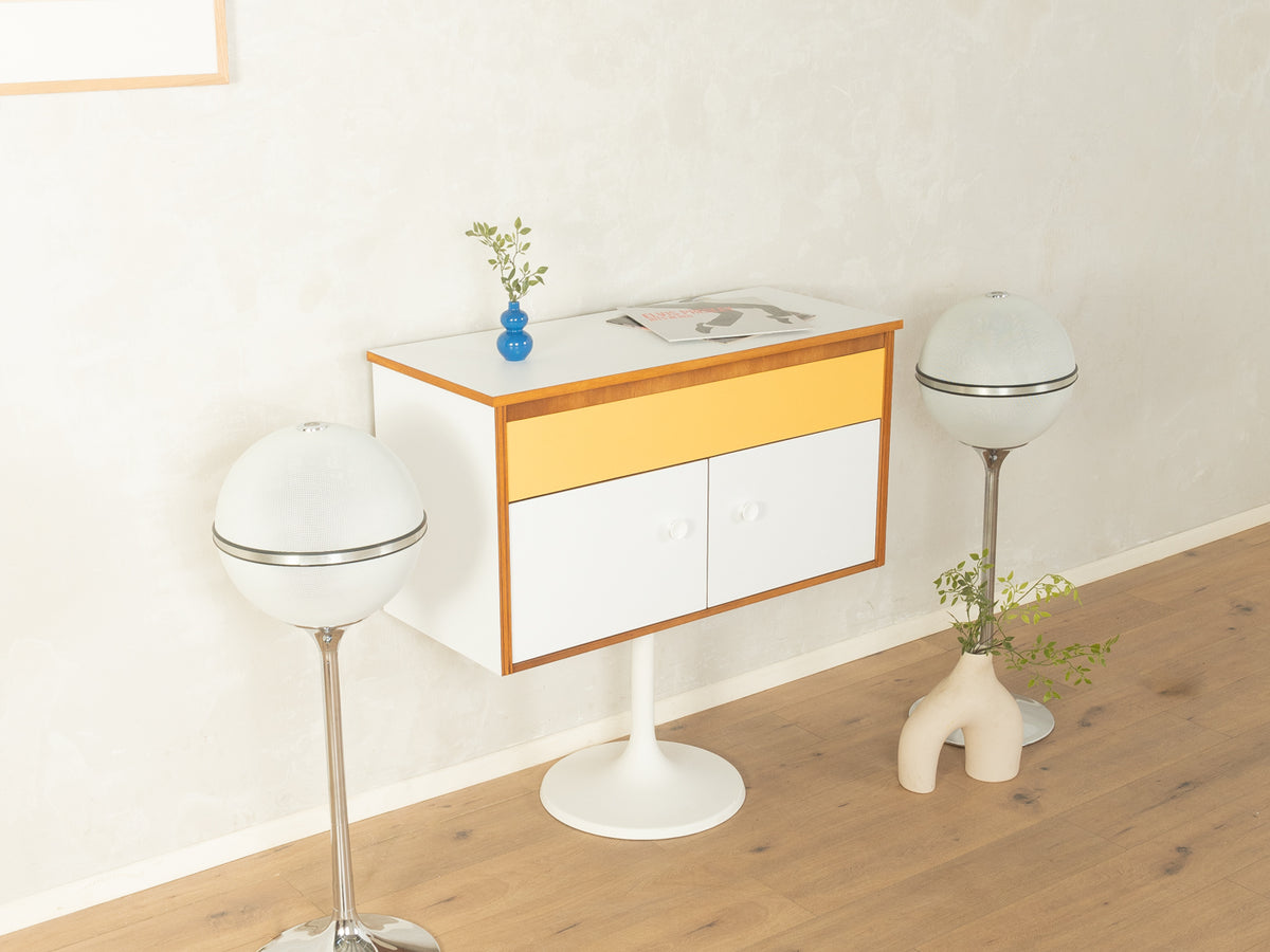 Space Age Rosita music cabinet, Dual turntable