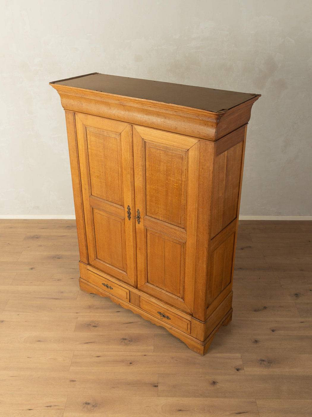 Antiker Kleiderschrank aus Eichenholz - Bild 5