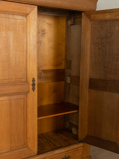 Antiker Kleiderschrank aus Eichenholz - Bild 6