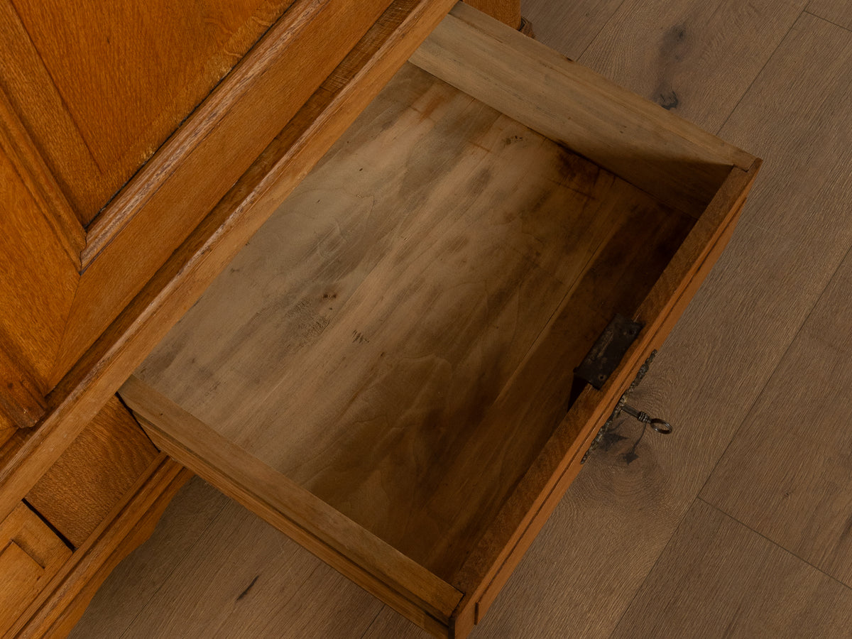 Antiker Kleiderschrank aus Eichenholz - Bild 10