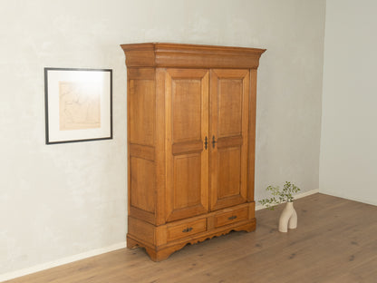 Antiker Kleiderschrank aus Eichenholz - Bild 3
