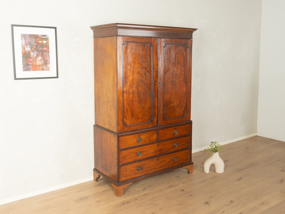 Kleiderschrank im Viktorianischer-Stil - Bild 2