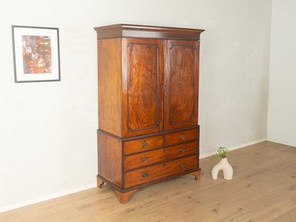 Kleiderschrank im Viktorianischer-Stil - Bild 2