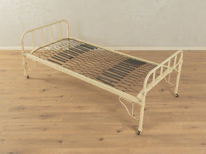 1920er Jahre Bett - Mid Century Friends - Vintage - Retro - Mid Century