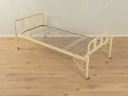 1920er Jahre Bett - Mid Century Friends - Vintage - Retro - Mid Century