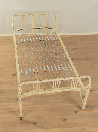 1920er Jahre Bett - Mid Century Friends - Vintage - Retro - Mid Century