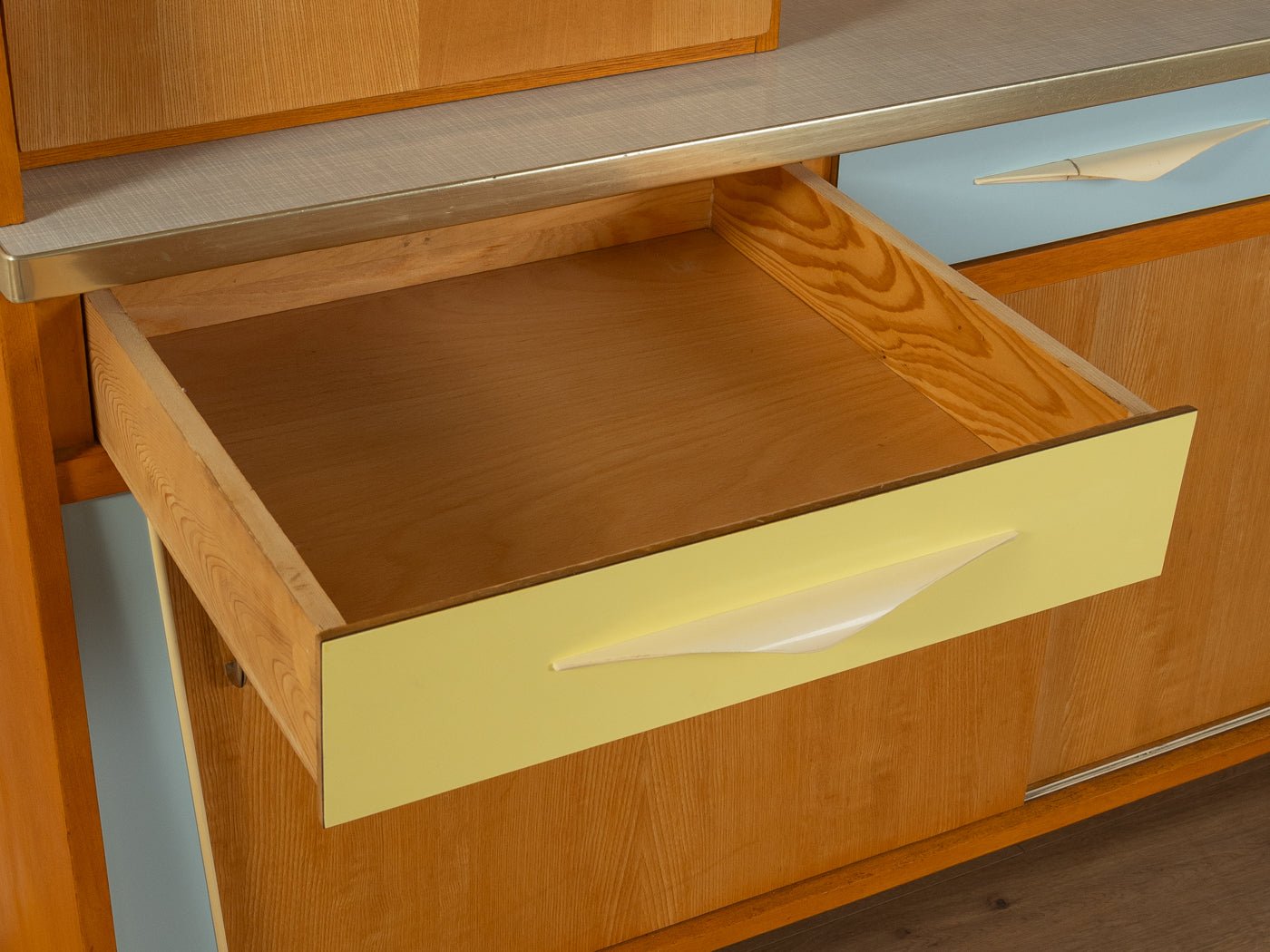 1950er Jahre Küchenschrank - Mid Century Friends - Vintage - Retro - Mid Century