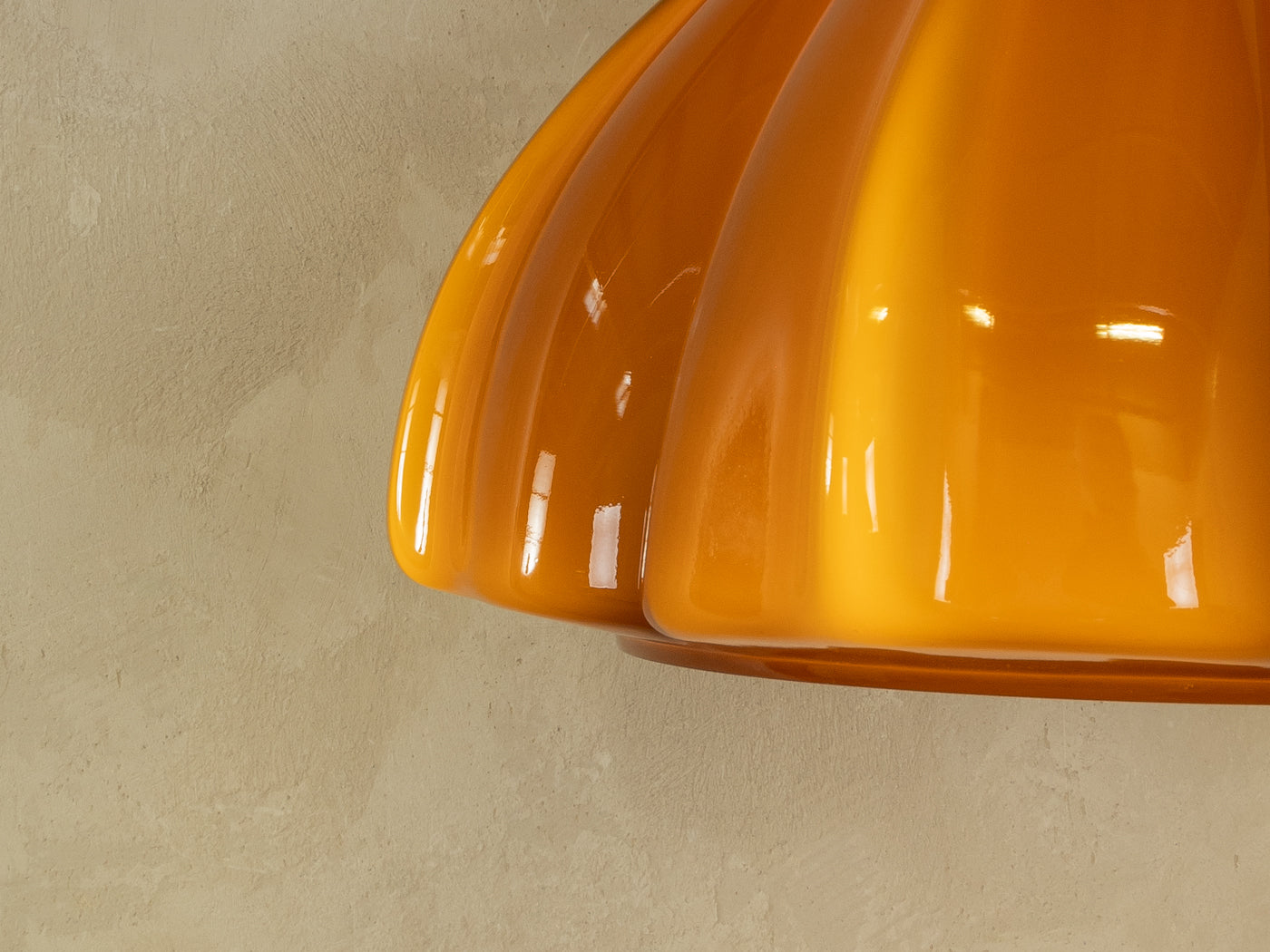 1970er Jahre Blumenförmige Deckenlampe, Peill & Putzler