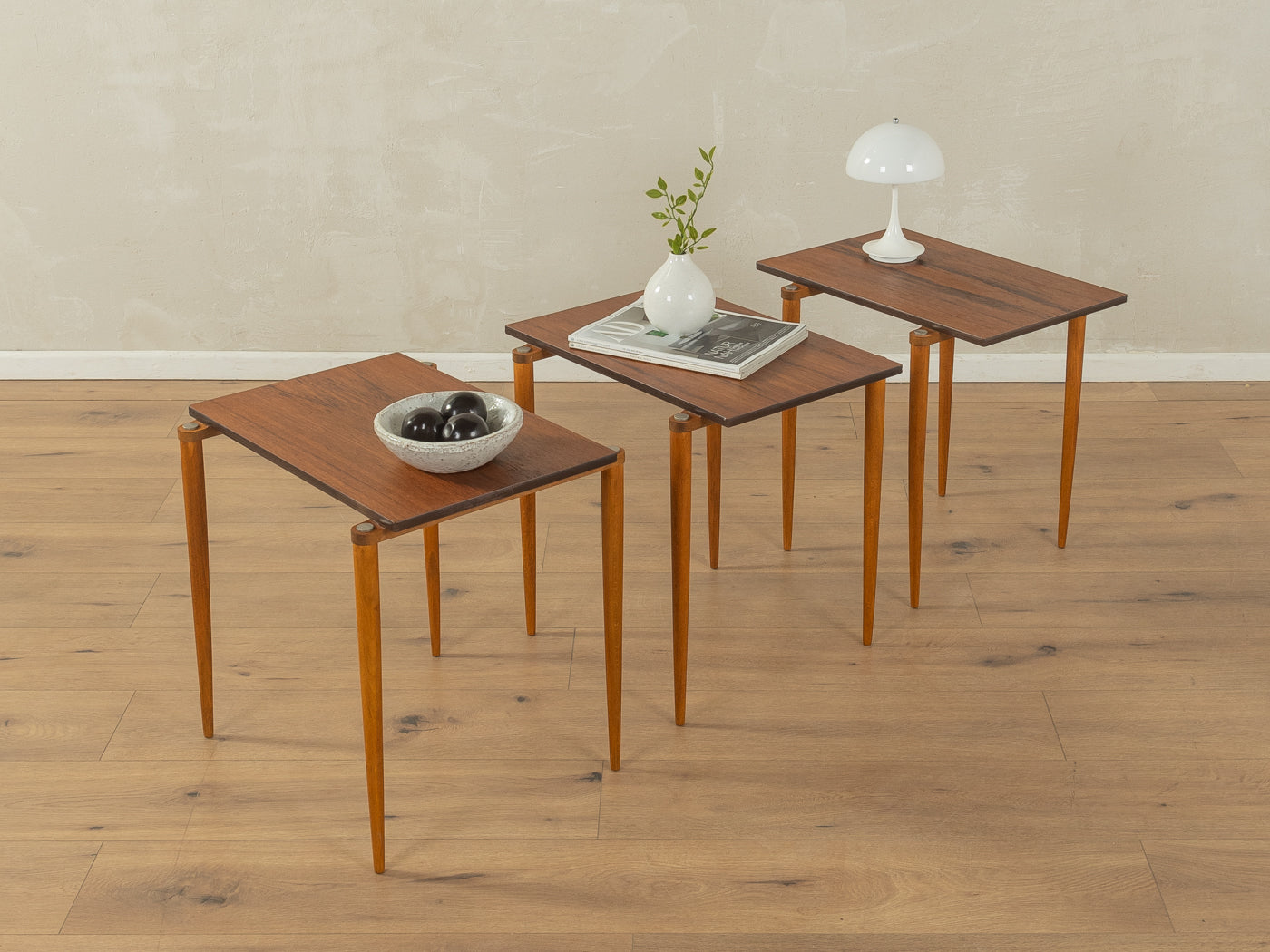 1960er Jahre Nesting tables, Opal Möbel