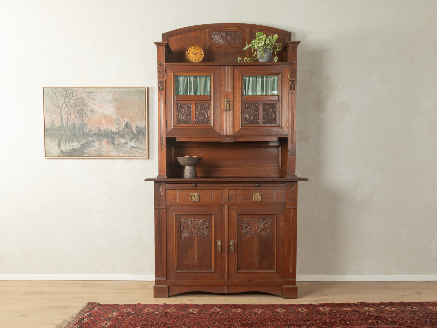 Art nouveau showcase