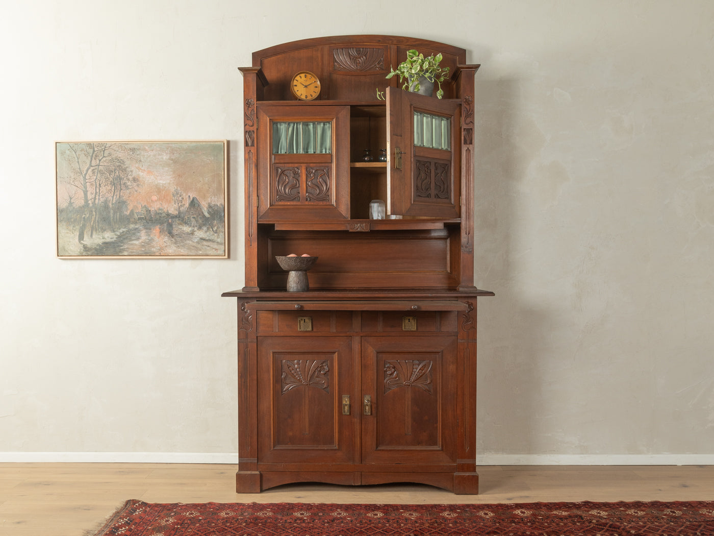 Art nouveau showcase