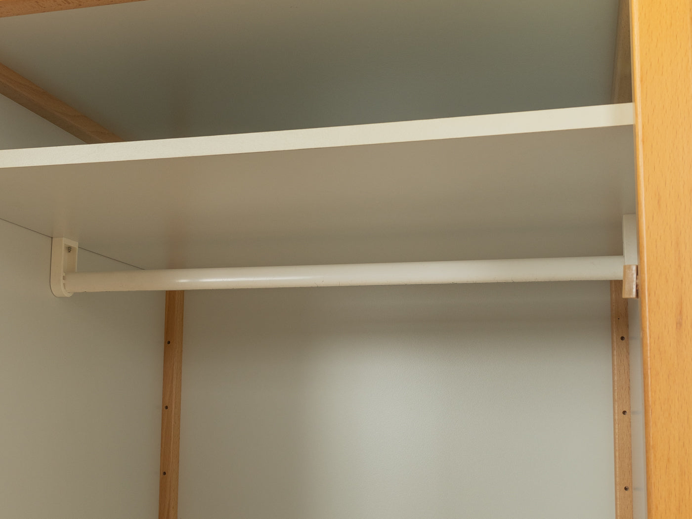 Flötotto wardrobe