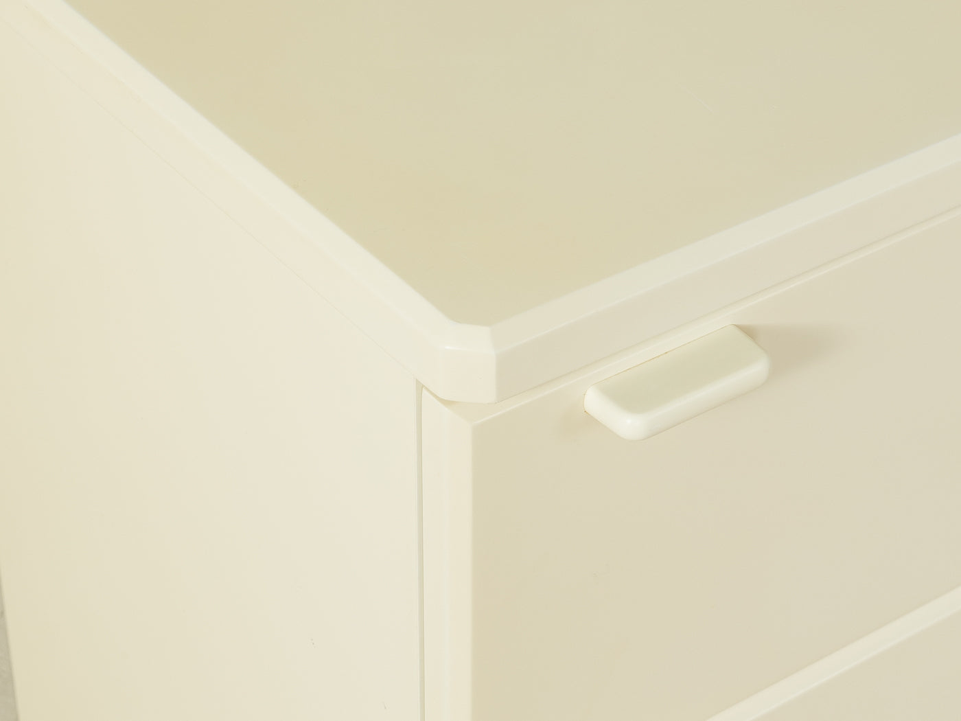 Postmodern chests of drawers