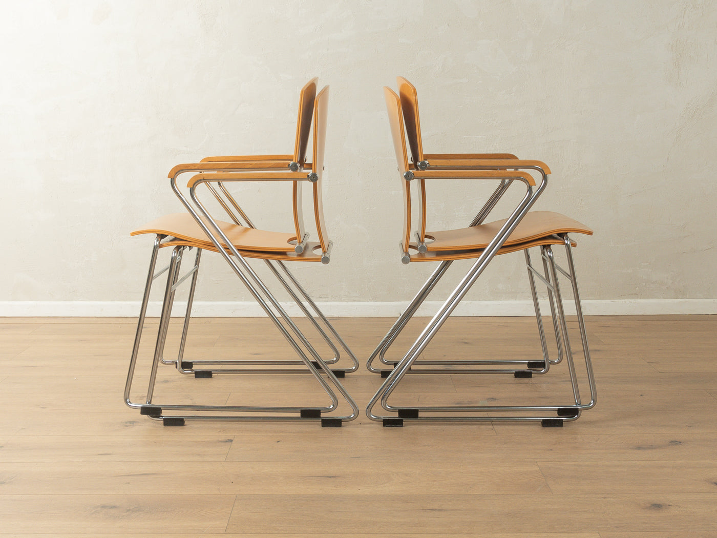 EGOA 300 swing chairs, Josep Mora, Stua