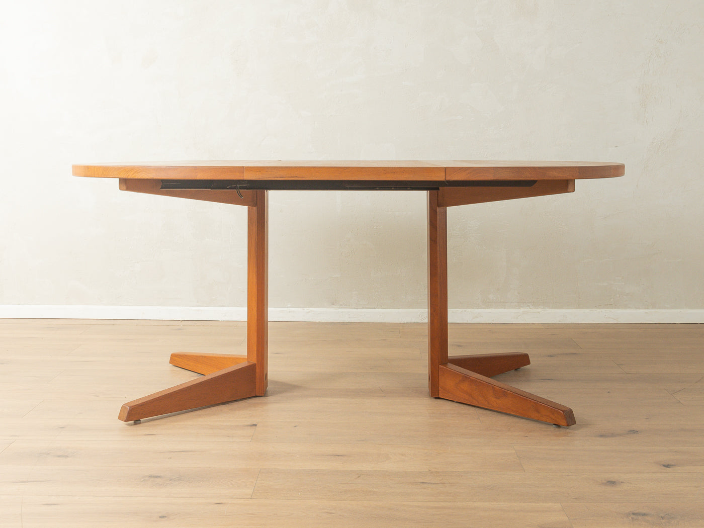 1960s dining table, CJ Rosengaarden – MCF Select
