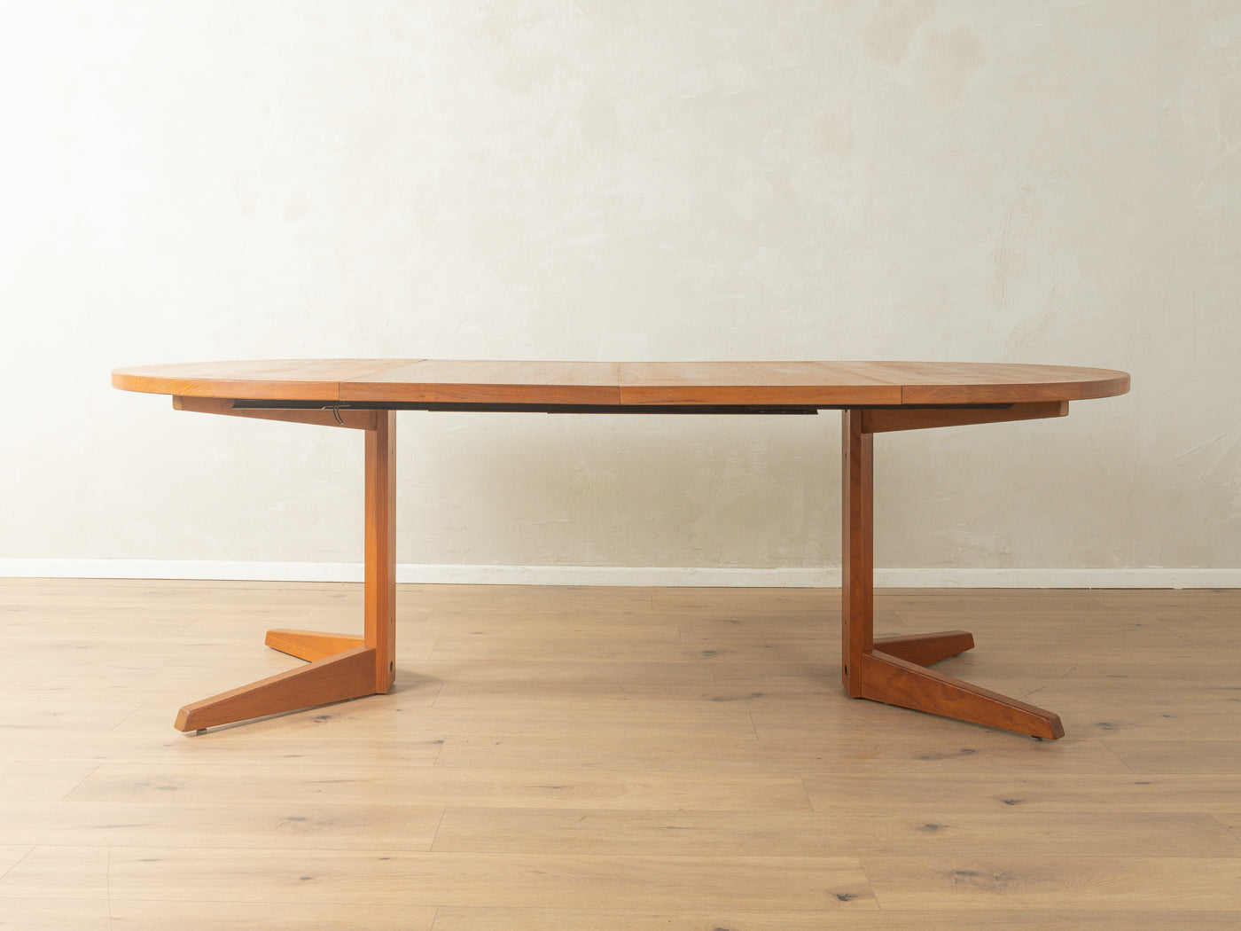 1960s dining table, CJ Rosengaarden – MCF Select