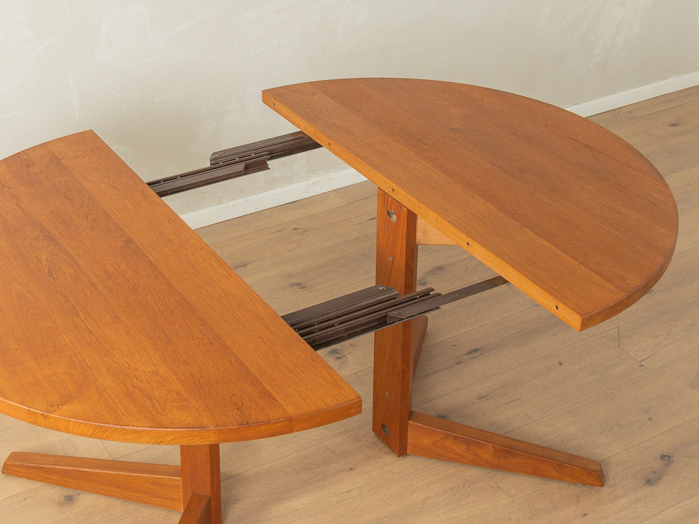 1960s dining table, CJ Rosengaarden – MCF Select