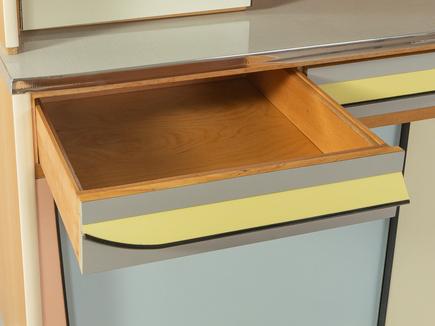 Charming kitchen cabinet