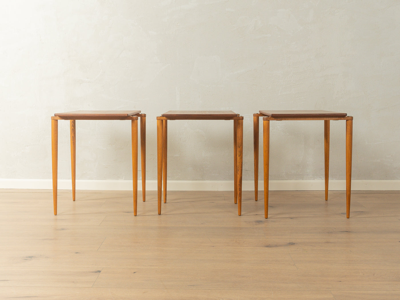 1960er Jahre Nesting tables, Opal Möbel