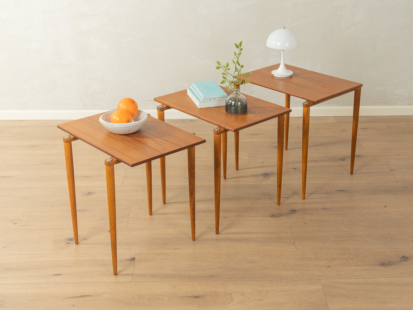 1960er Jahre Nesting tables, Opal Möbel