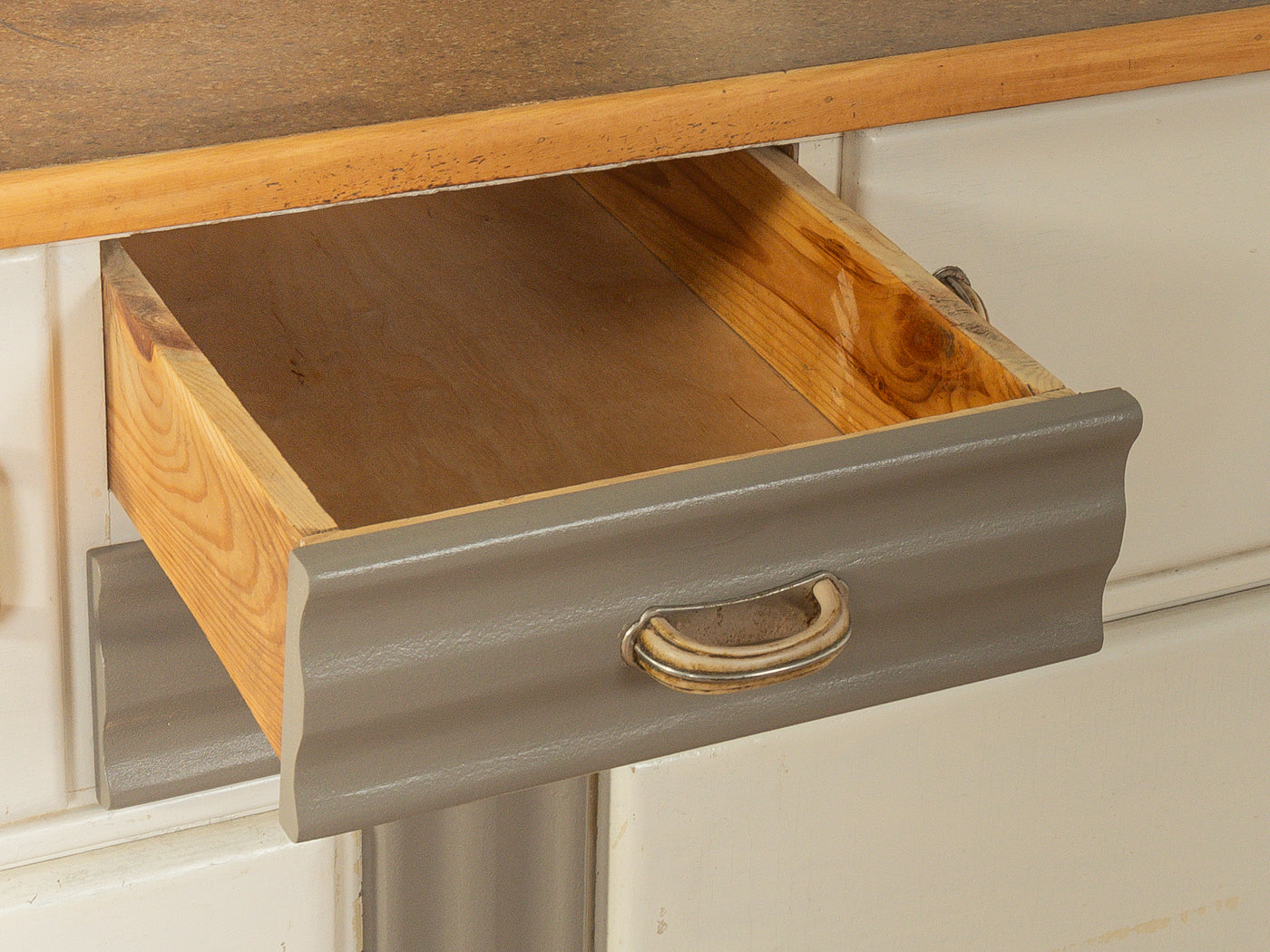 1920er Jahre Art Déco Küchenschrank