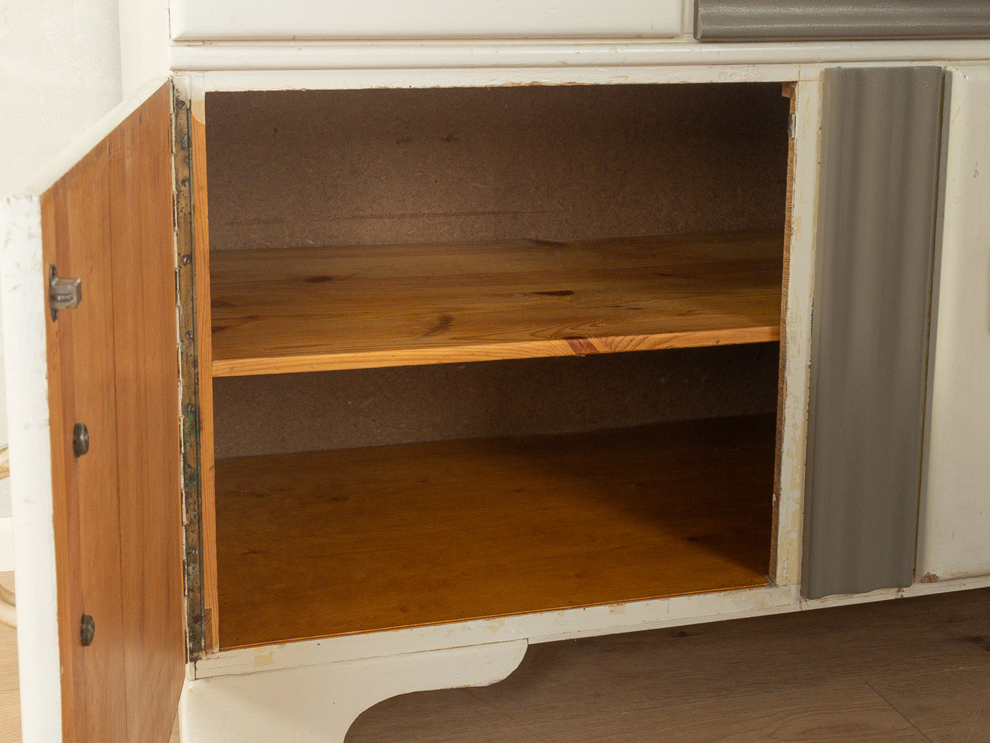 1920er Jahre Art Déco Küchenschrank