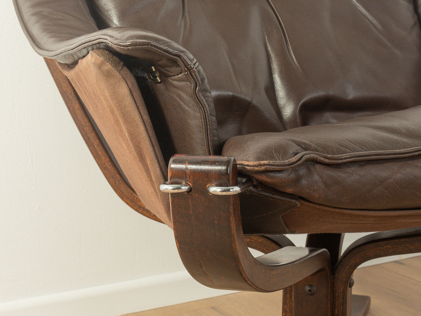 FALCON chair mit Fußhocker, Sigurd Ressell für Vatne Møbler