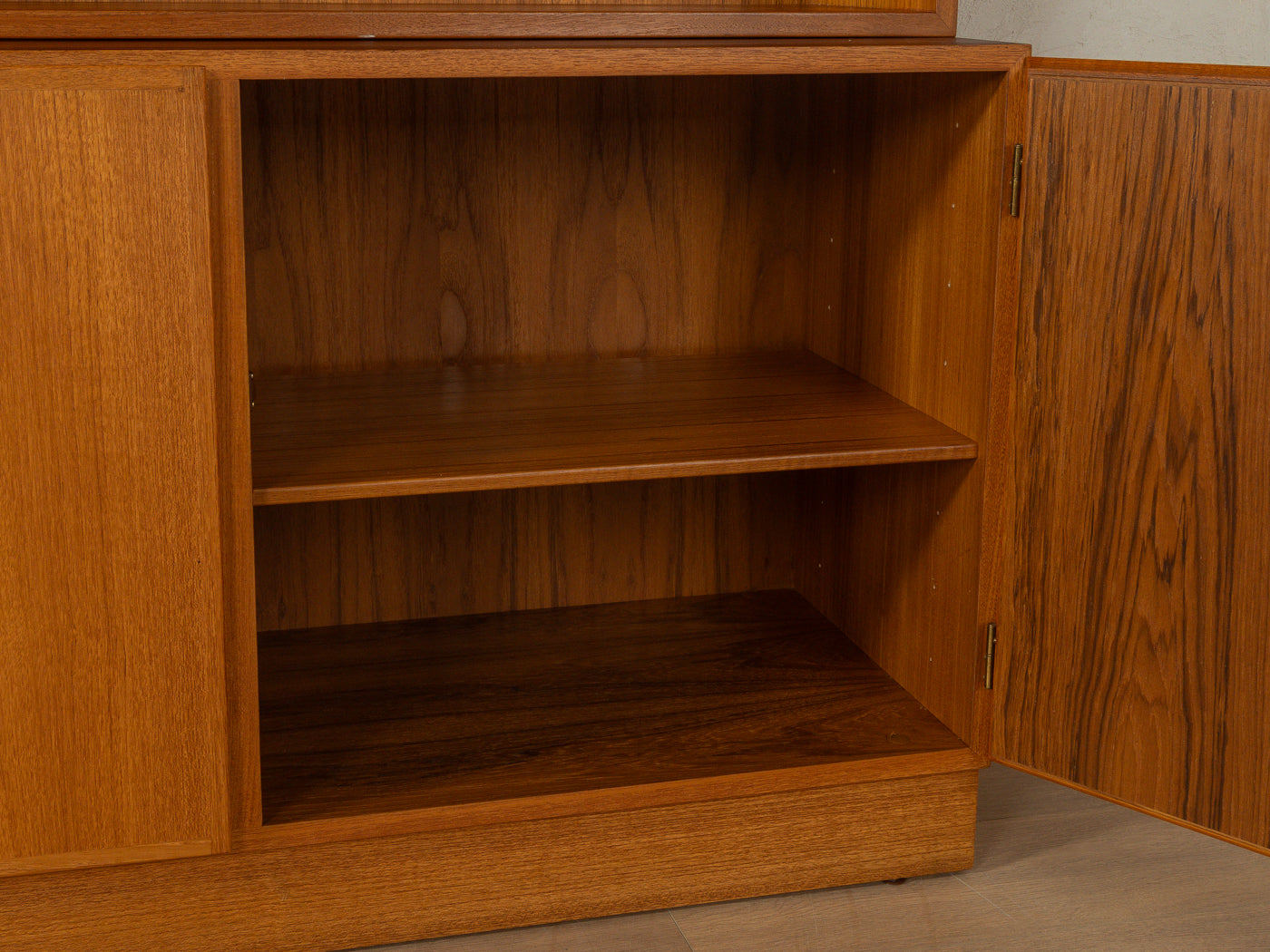 1960s dresser, Omann Jun.