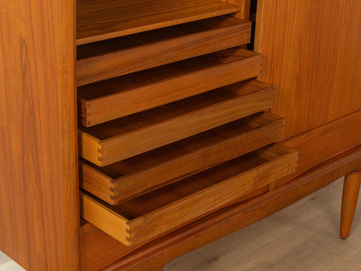 Highboard, Axel Christensen