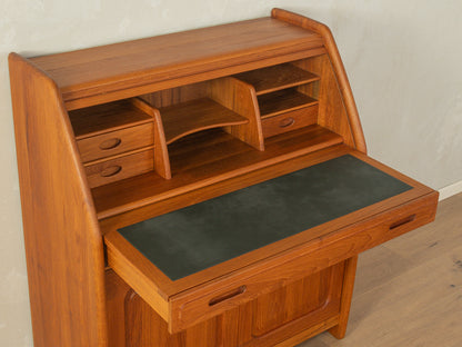 1980s bureau, Dyrlund