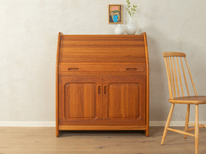 1980s bureau, Dyrlund