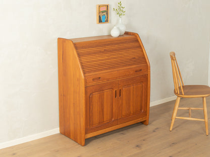 1980s bureau, Dyrlund