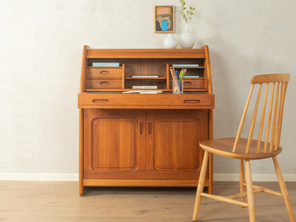 1980s bureau, Dyrlund