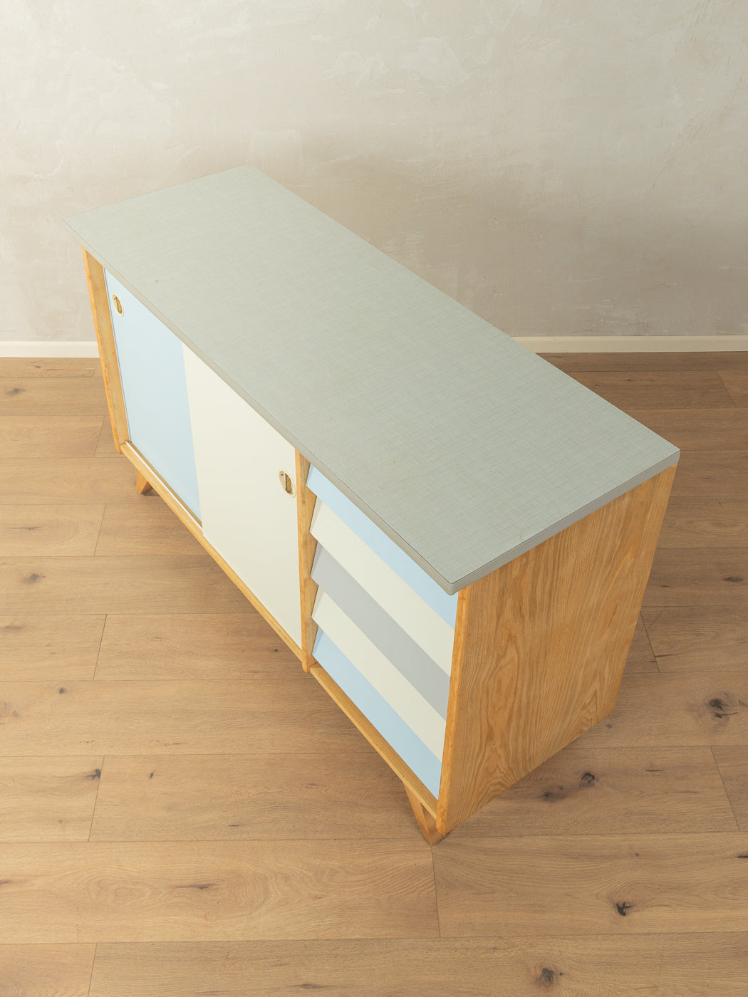 Zauberhafter 1950er Jahre Küchenschrank