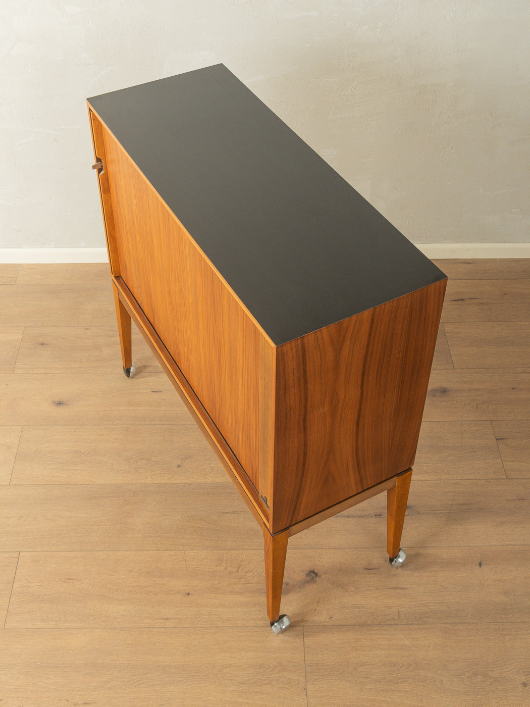 Exklusiver Barschrank