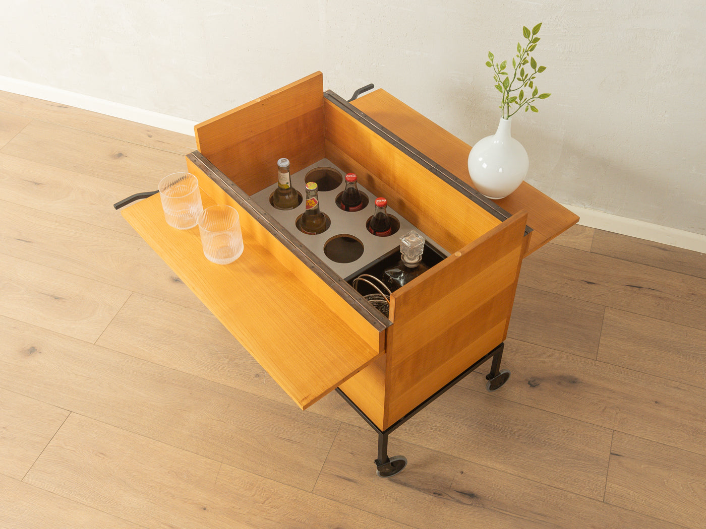 1960er Jahre Barwagen, Hausbar