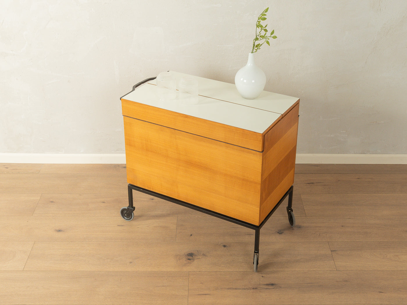 1960er Jahre Barwagen, Hausbar