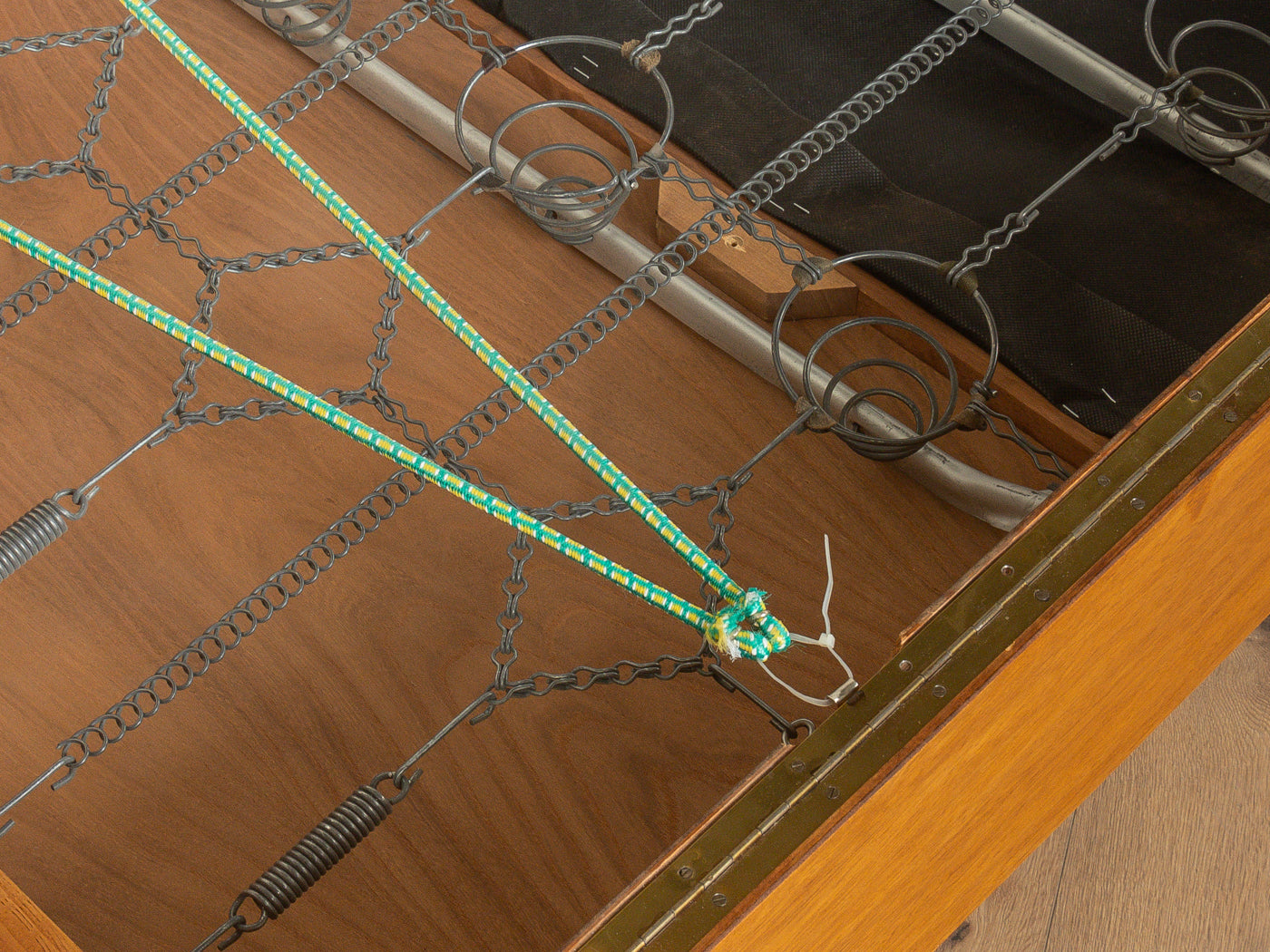 Einzigartiges Klappbett