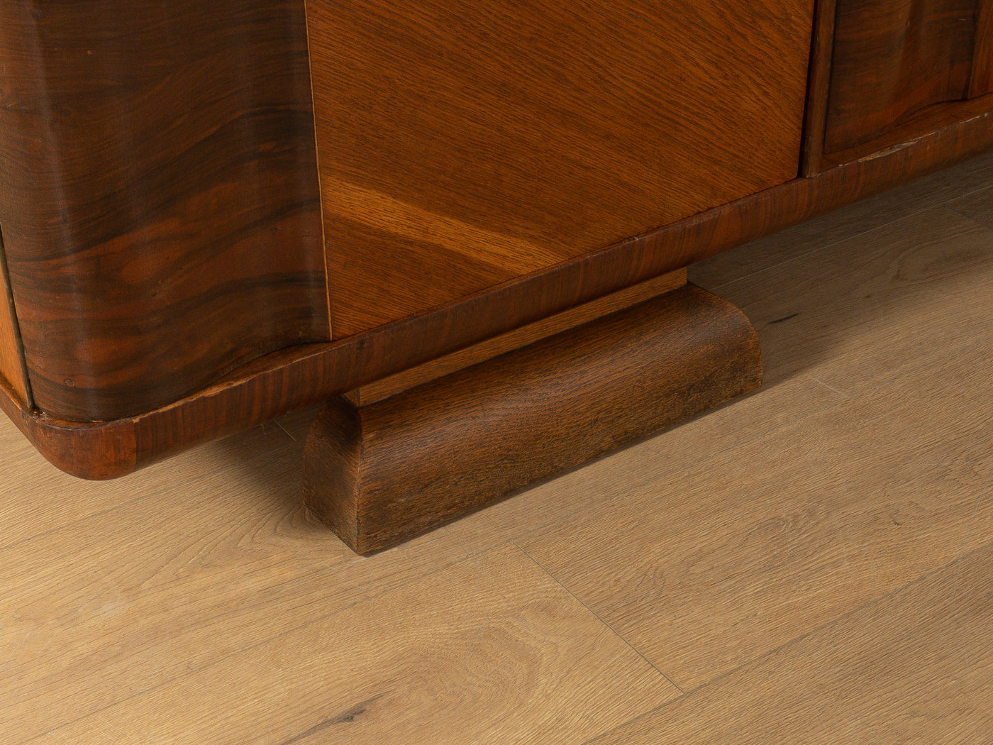 Art déco Kleiderschrank