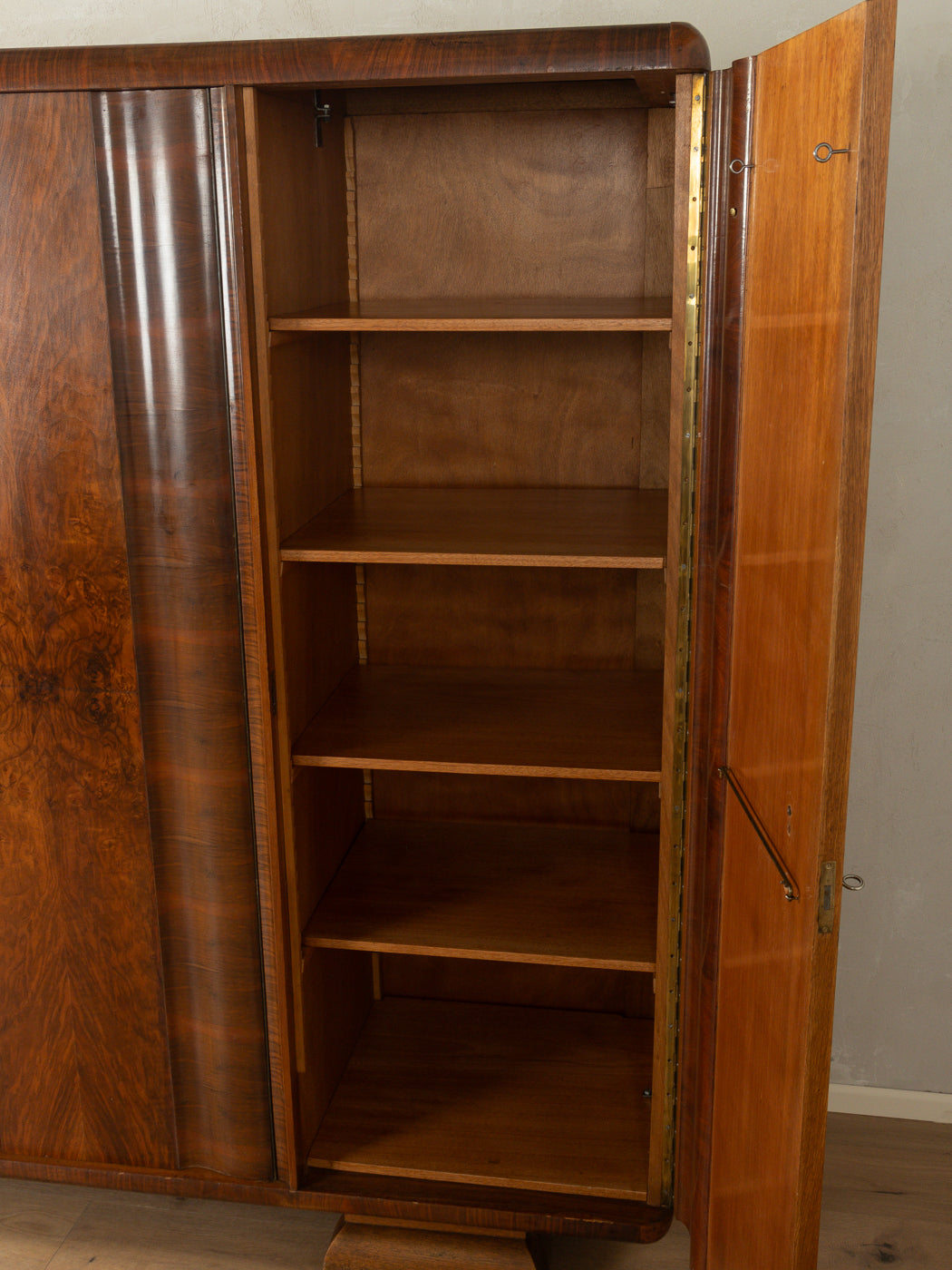 Art déco Kleiderschrank