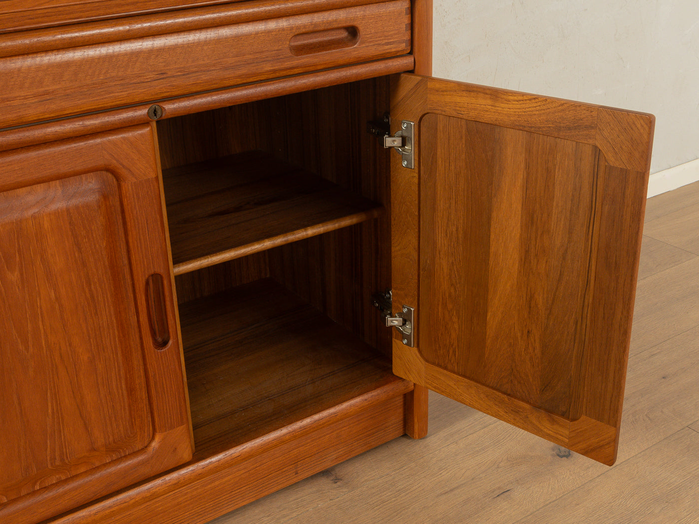 1980er Jahre Sekretär, Dyrlund