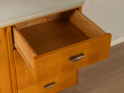 Zauberhafter Küchenschrank