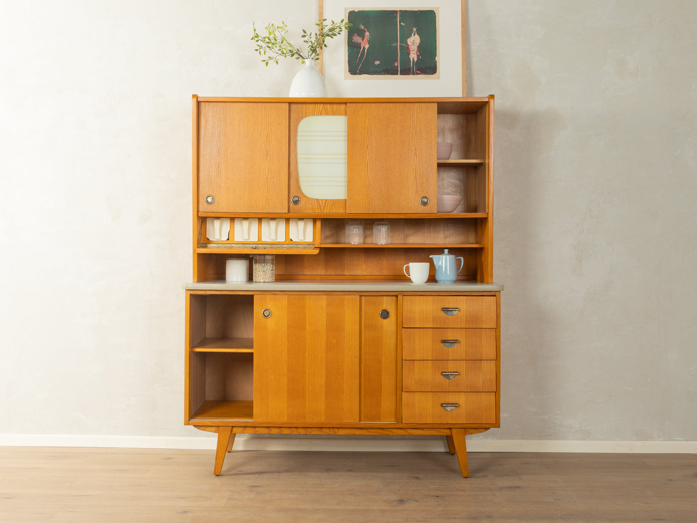 Zauberhafter Küchenschrank