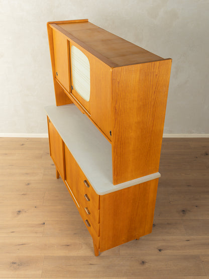 Zauberhafter Küchenschrank