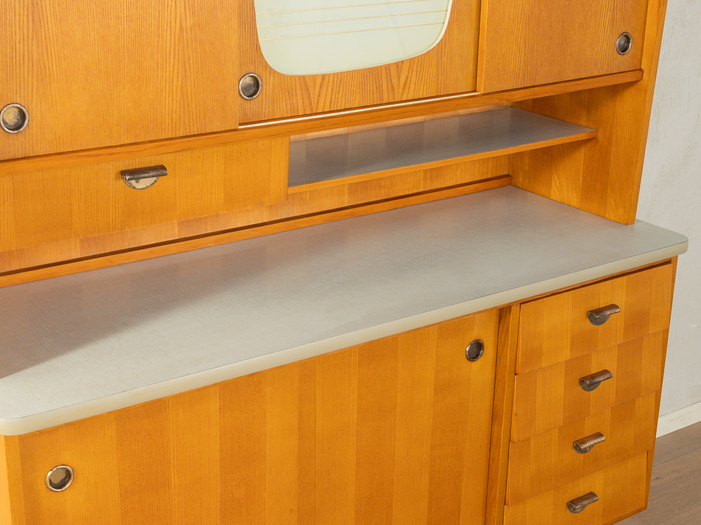 Zauberhafter Küchenschrank