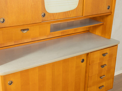 Zauberhafter Küchenschrank