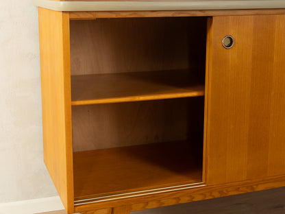 Zauberhafter Küchenschrank