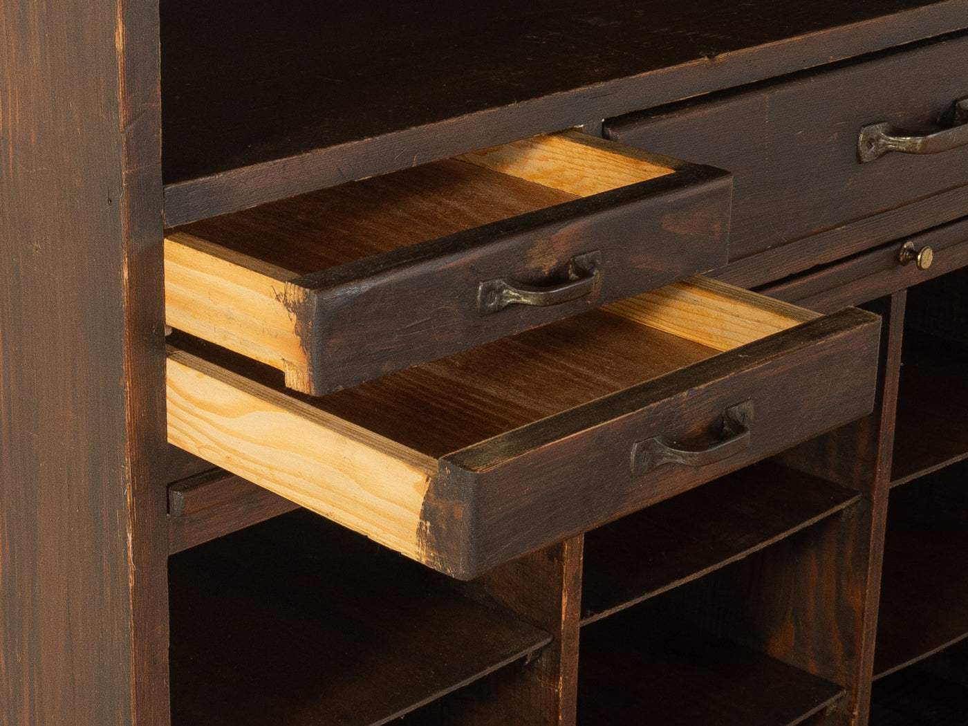 1920er Jahre Werkstattschrank
